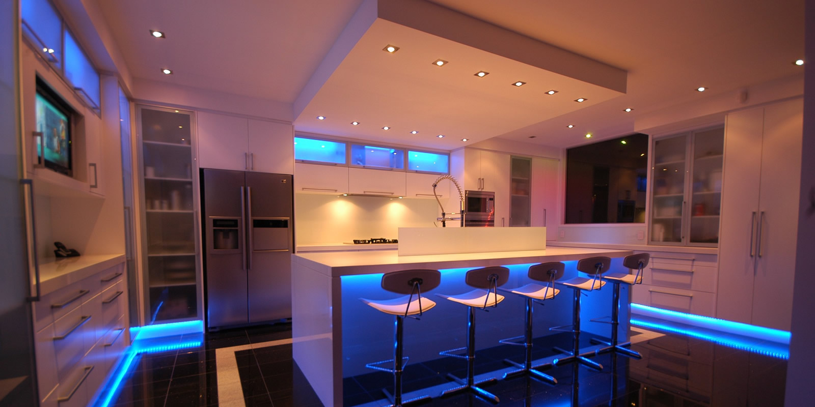 Escepticismo Revocación Karu Haz que la luz entre a tu cocina con luces led
